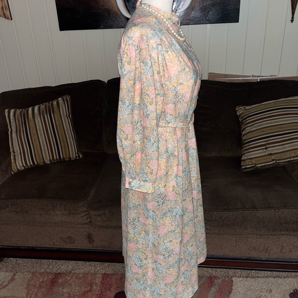 The Stroller • Vintage • 1960’s • Dress • Size 16 • Beige/ Pink/ Yellow/ Green - Picture 8 of 14